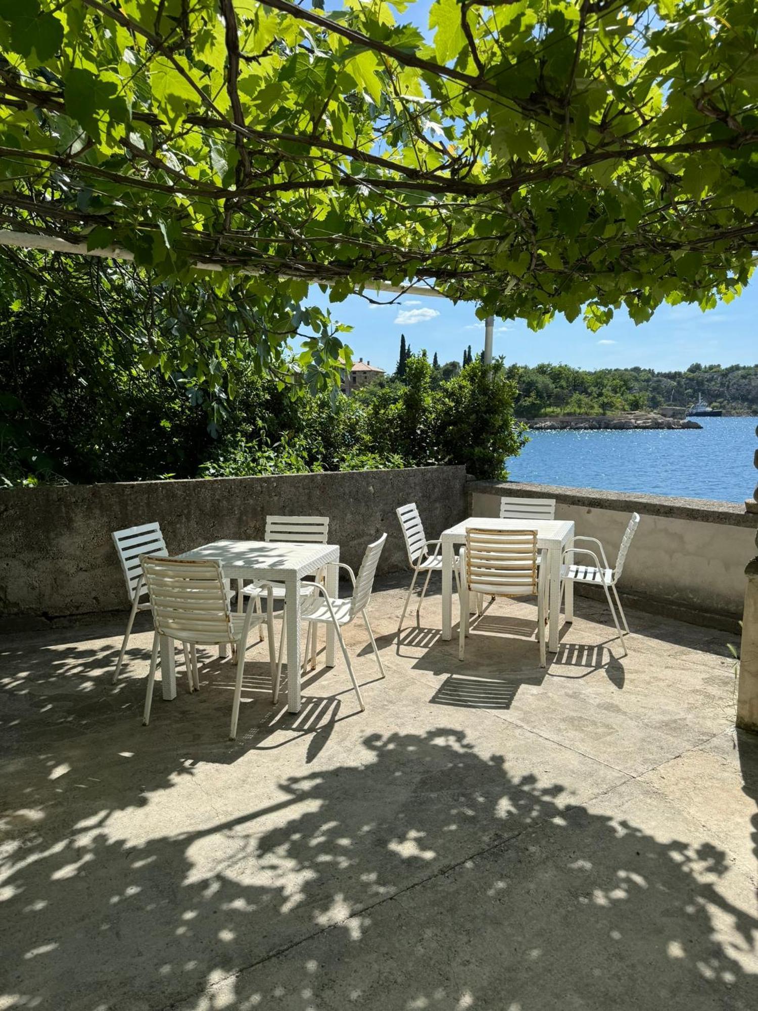 Villa Lovorka By Villa Eva Omišalj Eksteriør billede